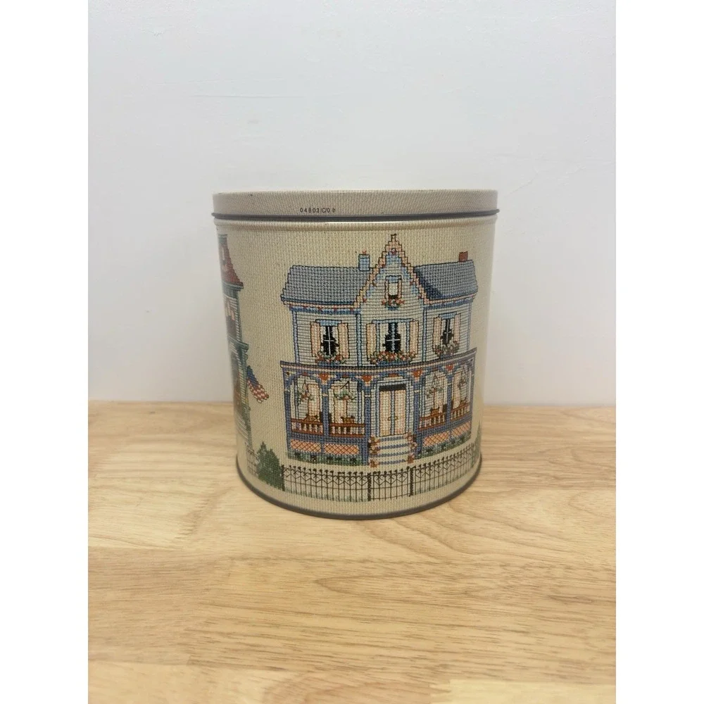 Vintage Cross Stitch Colonial Homes Pattern‎ Cookie Biscuit Tin Bucilla Original